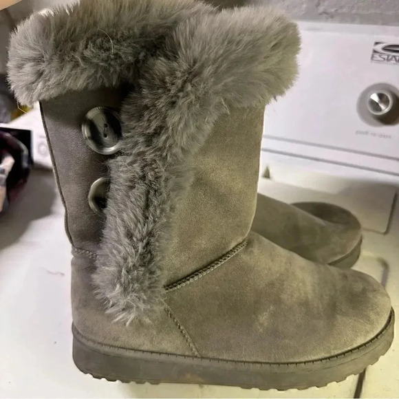 Women’s fur boots - Picture 2 of 5